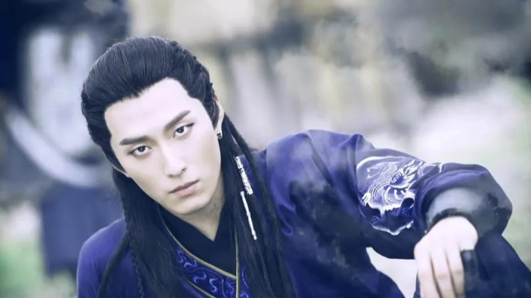 时隔八年重回古装剧？网友：这不是燕洵世子吗？