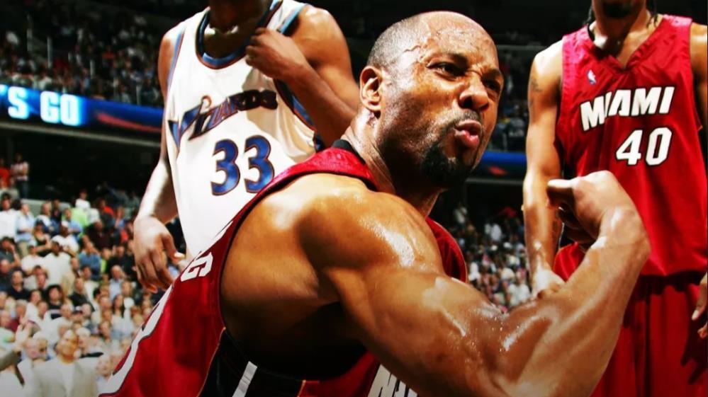 90年代那些被四大中锋光芒掩盖的内线巨兽