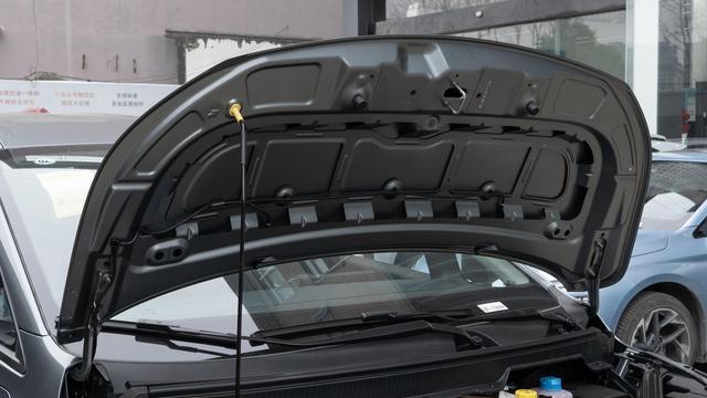 零跑 B10 与 AION Y：10 万级纯电 SUV 的全面对决