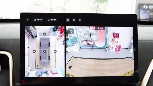 eπ008 对比深蓝 G318，六座大空间vs四驱越野