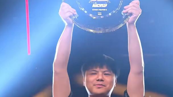 电竞选手奖金百万，游戏内的拳皇比赛，冠军队伍又能拿多少奖金？