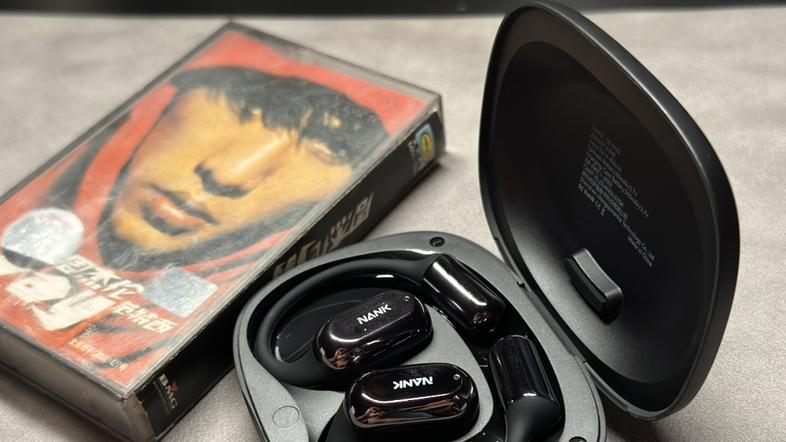 这耳机塞了个AI大脑，听歌翻译写代码一条龙！南卡OE Mix2测评