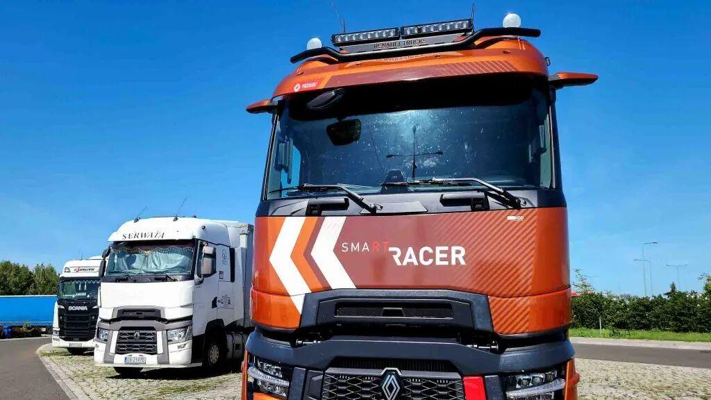 孤傲的二线欧卡？法国设计真有特色！实拍雷诺T-High Smart Racer旗舰牵引车