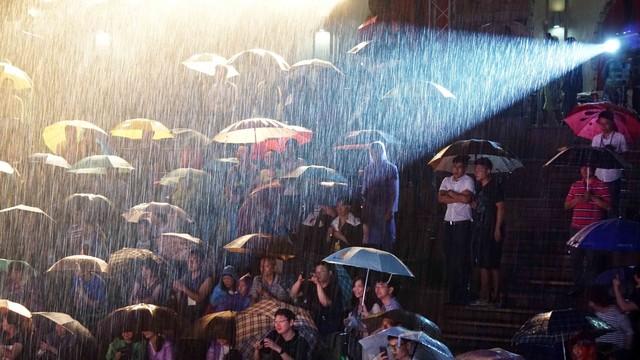 国产剧的三件套：工业糖精、热搜话题、PPT演技