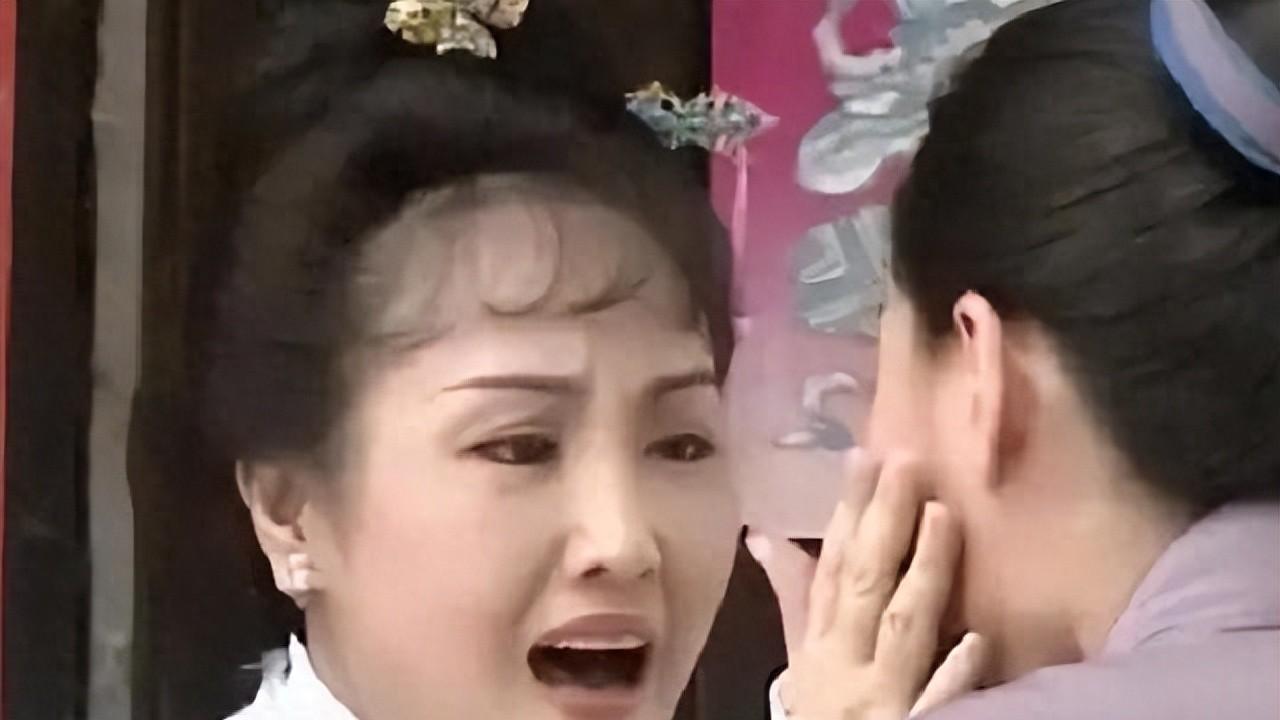许娇容也扶弟，为啥观众都夸她？对比《欢乐颂》樊胜美，差距一目了然