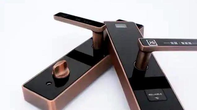 智能门锁取代指纹锁？开锁师傅道出真相