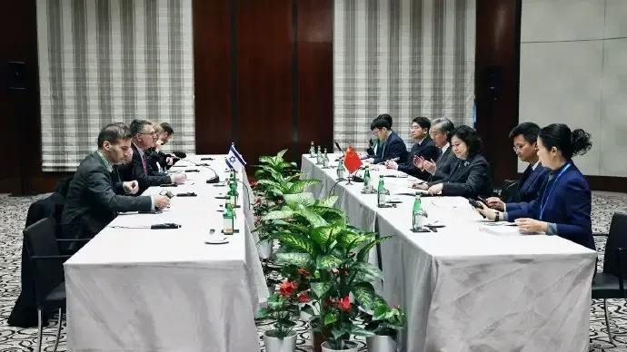 歼-10CE携霹雳导弹入驻埃及，以色列立马就对中国感恩戴德了