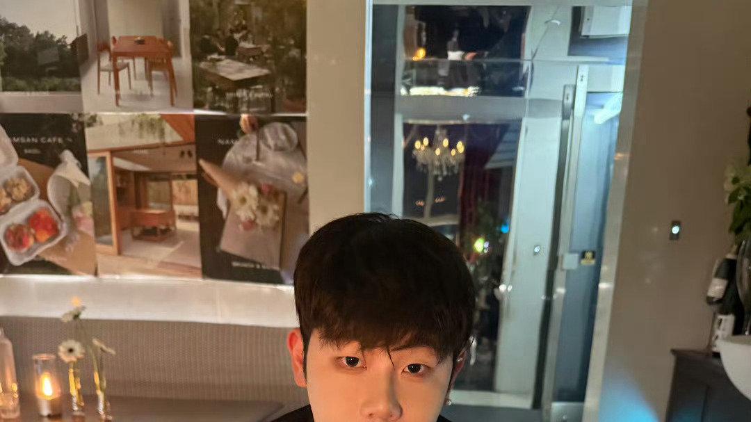 小黄豆与前助理芮芮“撕破脸”背后的资本博弈：艺人培养承诺成空？网络暴力谁来买单？