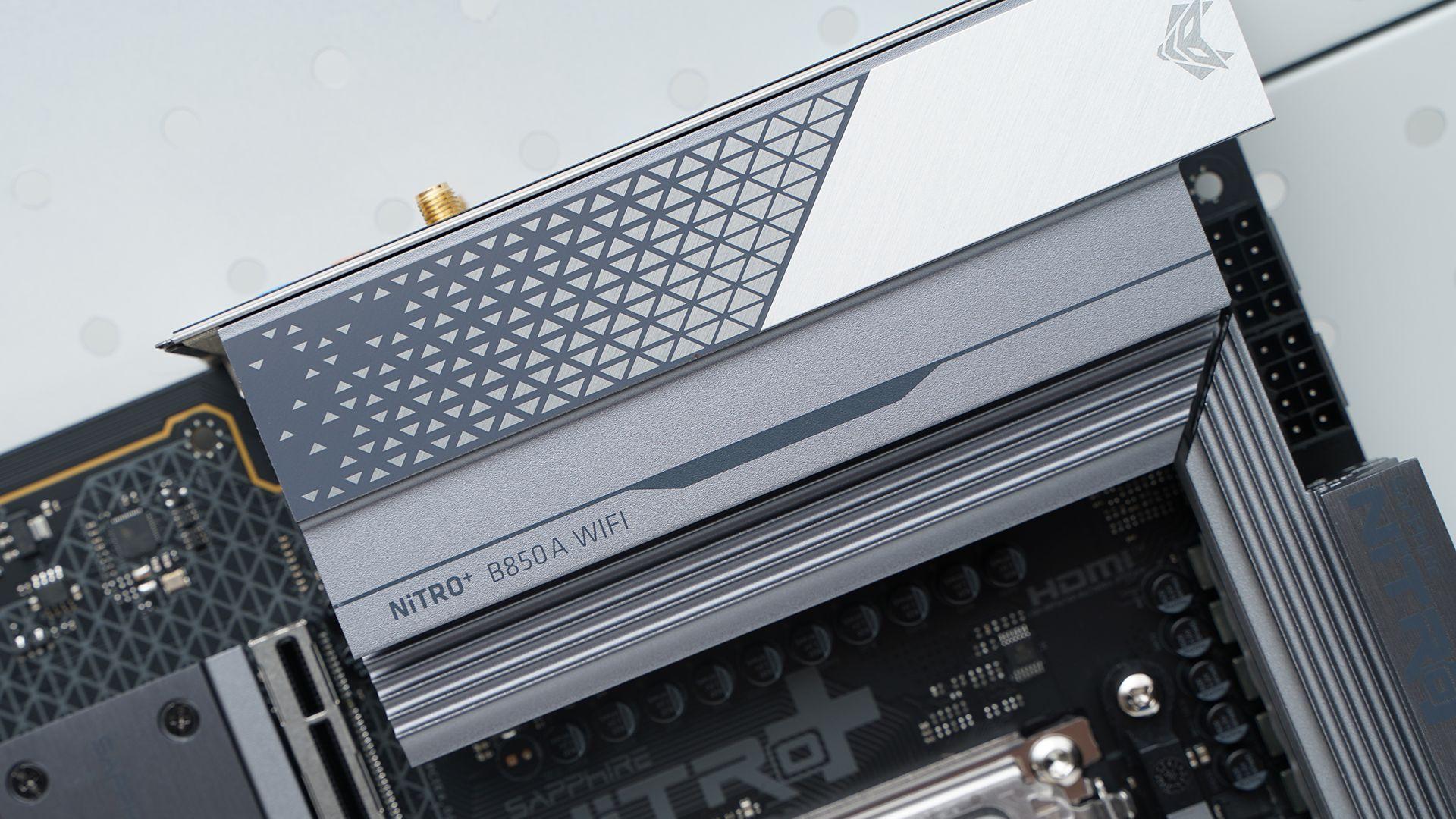 内存差距导致帧率落后70%？蓝宝石氮动B850A主板实测