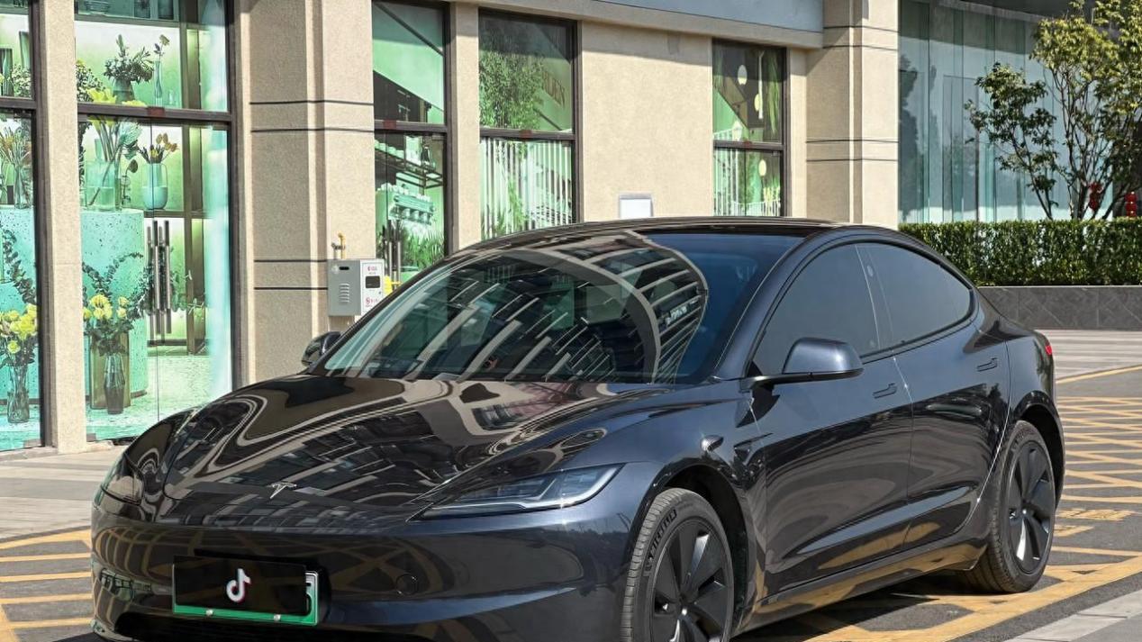 准新特斯拉Model3，2千公里一手车，纯电轿跑性能依旧！