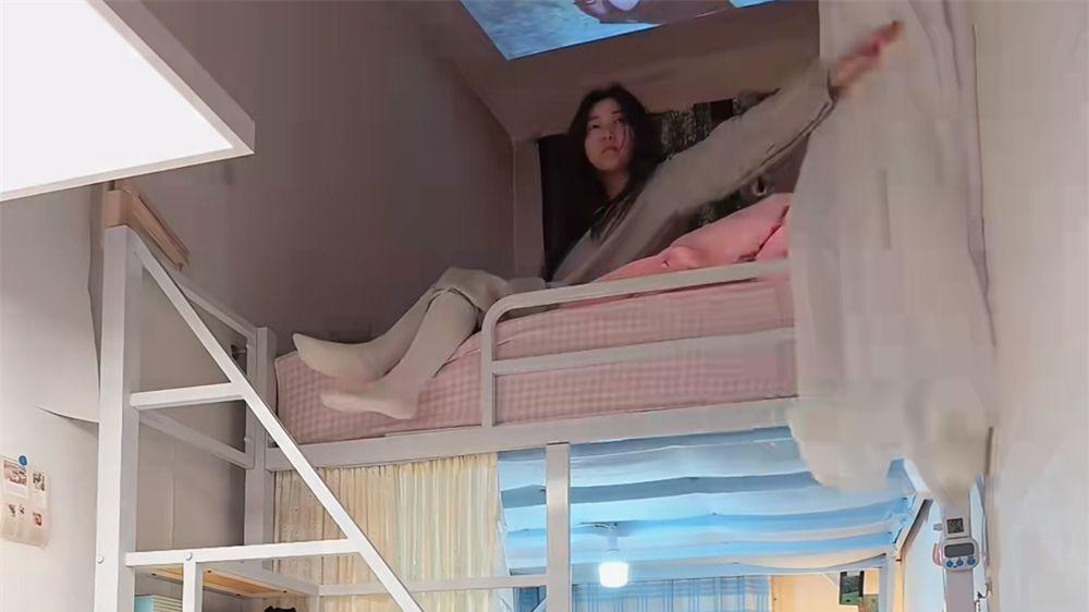 被00后姑娘的“6㎡蜗居”惊呆了，1米6宽的小窝，却一住就是3年