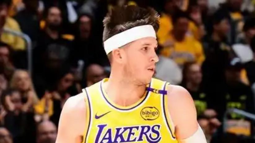 东契奇现在有望冲击MVP，真搞不懂上赛季为何独行侠队要卖了他