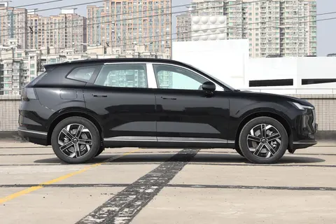 胡歌新歌炸屏！优雅男神变 “梗王”，背后藏着沃尔沃 XC70 的大惊喜​