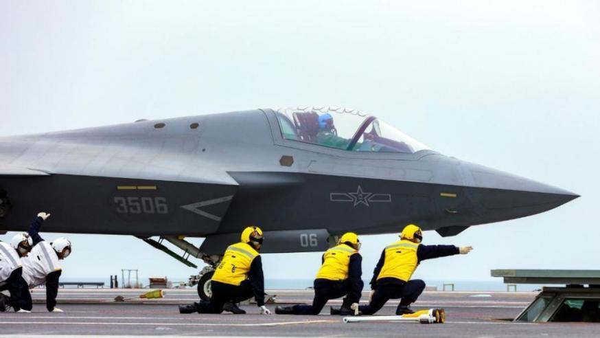 乌军无人机偷袭成功，米格-29K舰载机被炸，俄航母复兴或迎中国“救援”？