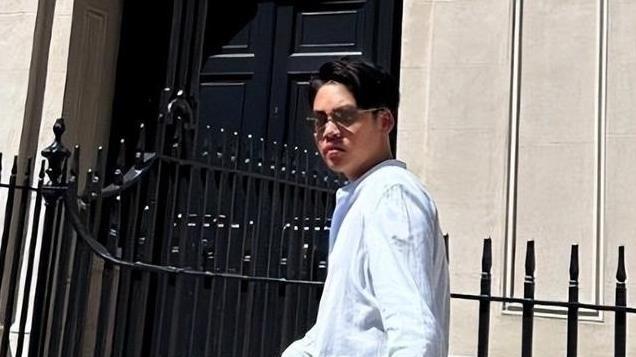 许晋亨14岁儿子长变样，嘴巴外翻又高又壮，比妈妈李嘉欣还要高