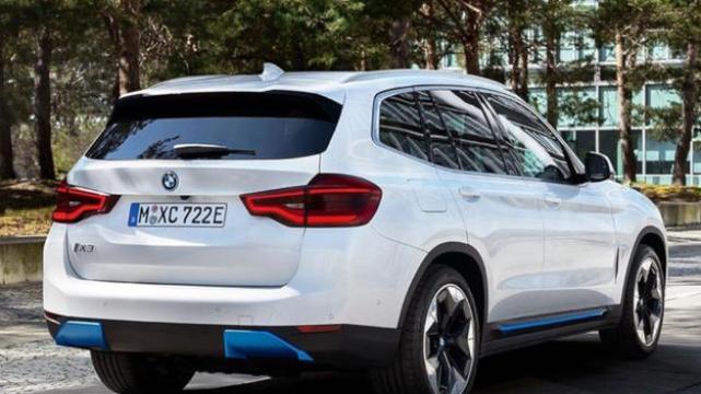 宝马终于“低头”，豪华大SUV从40.5万跌到22万多，果断放弃比亚迪