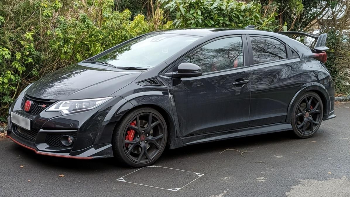 离大谱！英国大叔买新车竟\赎回\自家被盗车