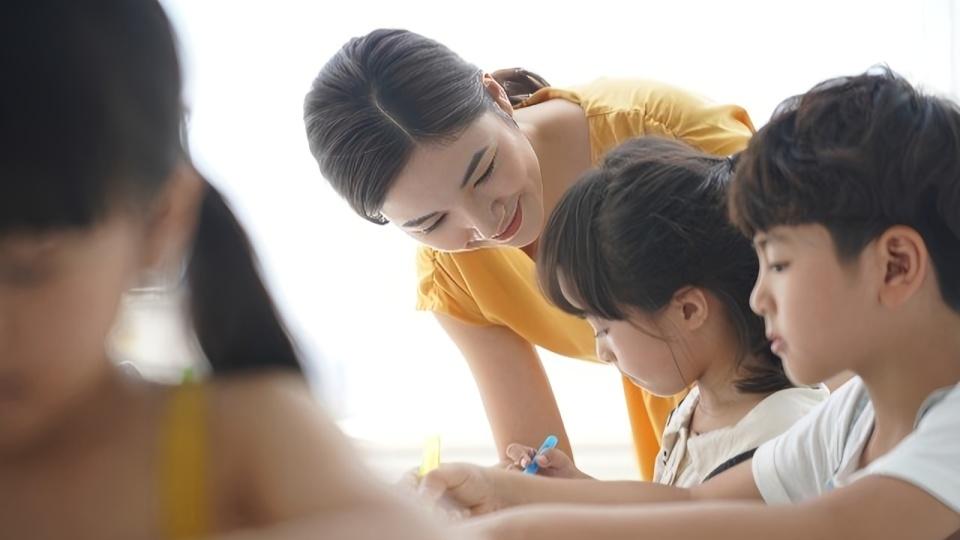 无数家长深夜失眠：78.3%的女教师课堂，我们的儿子会变成什么样？