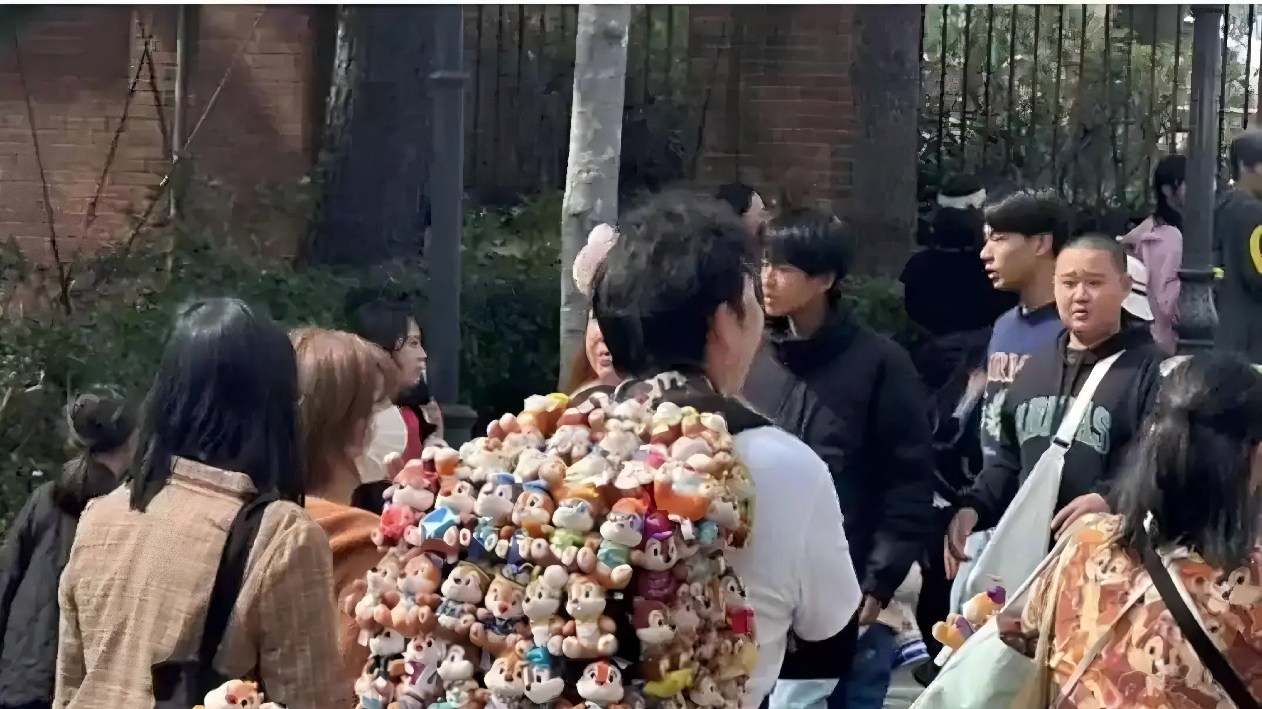 席卷年轻人的“痛风潮”，为何现在流行花钱买“痛”？