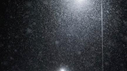 ​1711颗灯珠点亮雪夜！看极氪007GT这块智慧天幕破雾前行