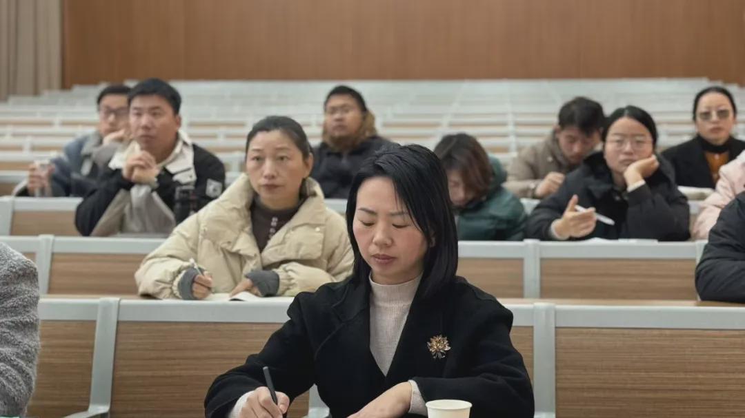 信阳市羊外小分校承办羊山新区小学体育课堂教学观摩研讨活动