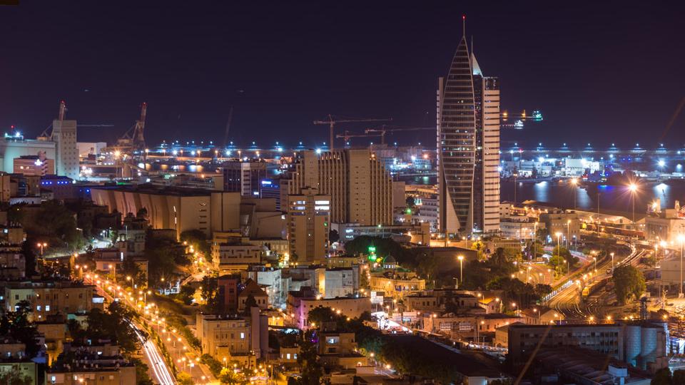 特朗普再发冲突威胁！伊防长现身中国