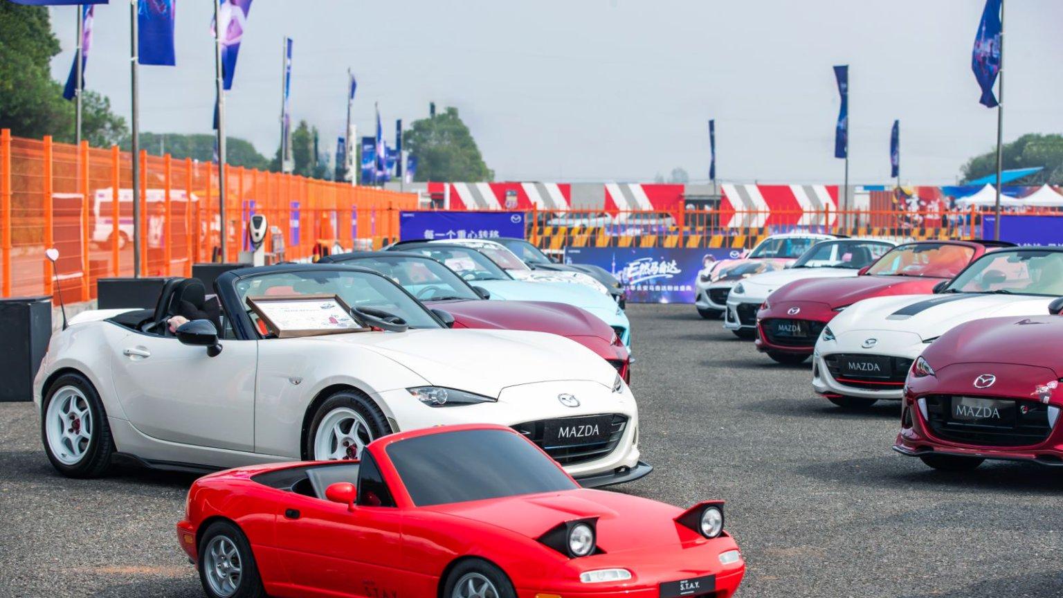 四百万粉丝齐聚、推出多项购车政策，长安马自达有多宠粉？