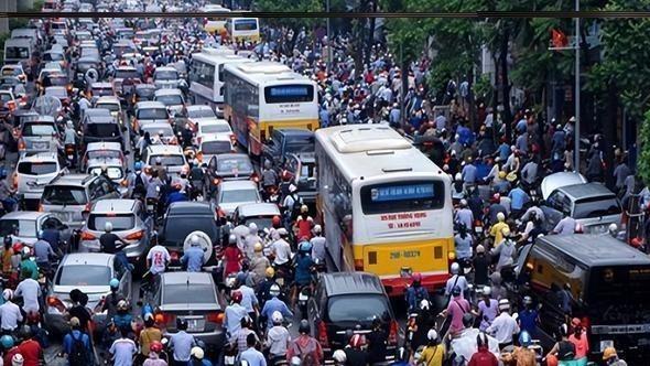 2025年狂揽2000万游客！这个被严重低估的邻国，物价感人，比泰国更香