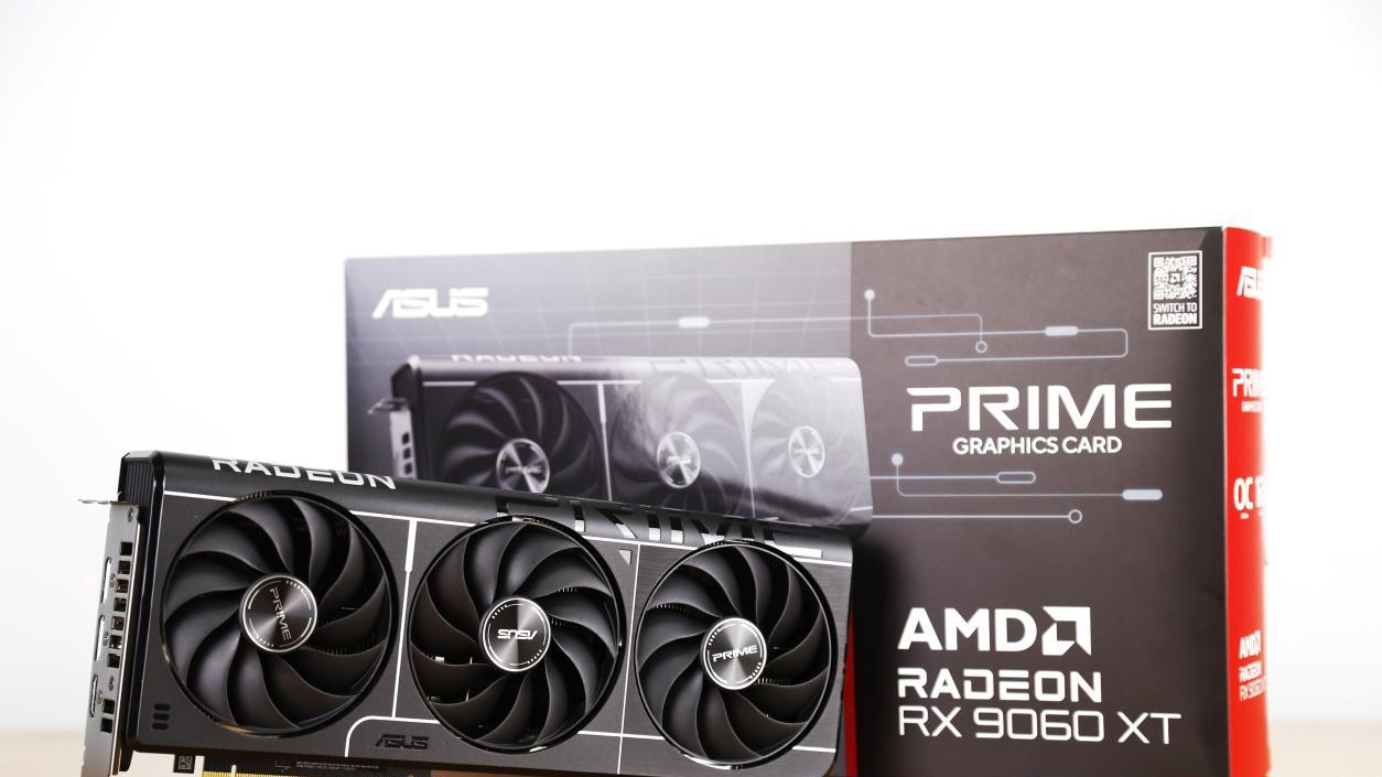 正面硬钢RTX 5060 Ti 8GB，AMD 真甜点显卡RX 9060 XT首发评测