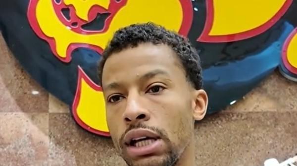 CBA动态｜杜锋朱芳雨看望郭艾伦 胡明轩将复出 张镇麟参与合练