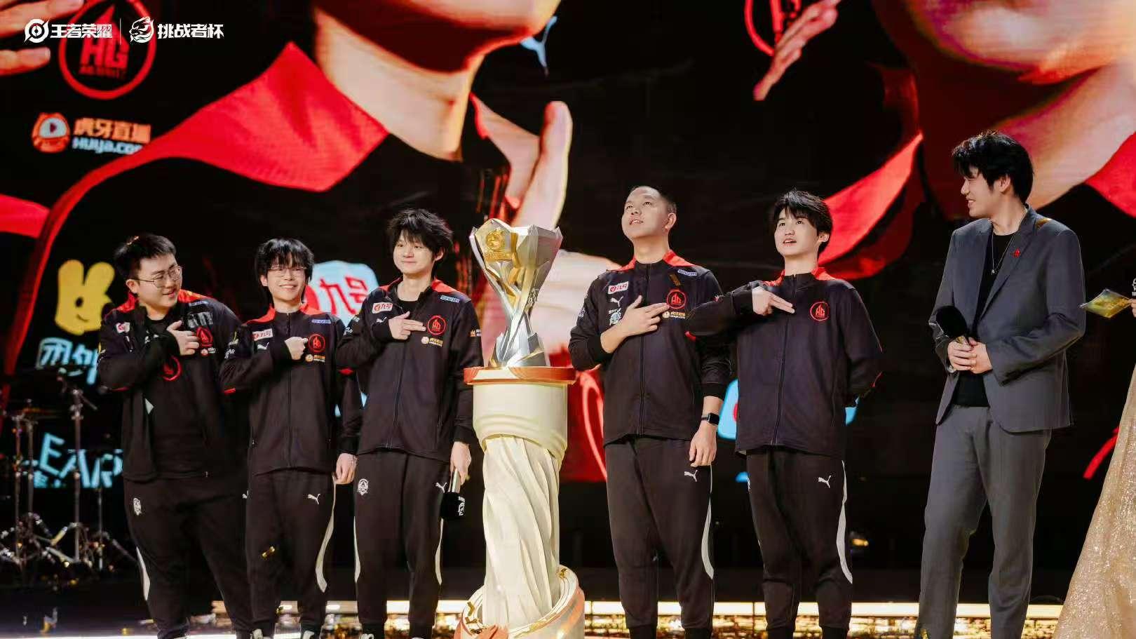 KPL转会期：多位明星选手退役，狼队再次巨变，AG王朝不可撼动！