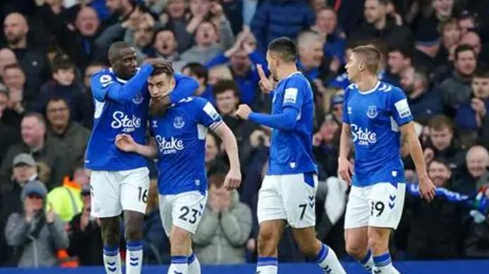 昨日维京成功拿下比赛，今日联赛继续，一起来看看周一008英超：曼彻斯特联VS埃弗顿的对决，冲击3连红