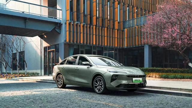 7.98万荣威D6：CTB黑科技颠覆电动车市场，电费一公里3分钱