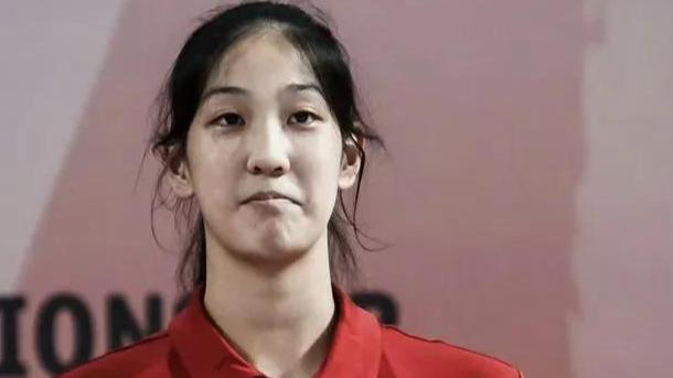 三大希望新星齐聚中国女排，两人众望所归一人有争议，接应需补强