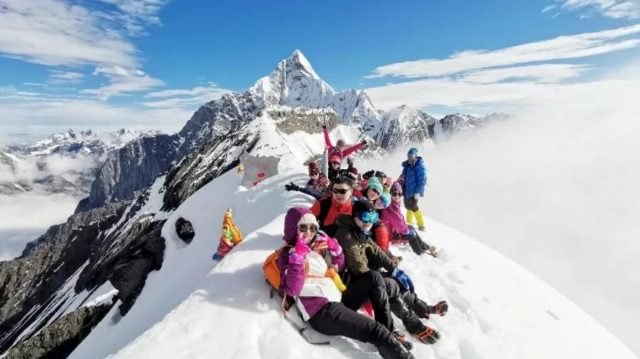 继奢侈品包后，高端户外也开始拥抱折扣零售了