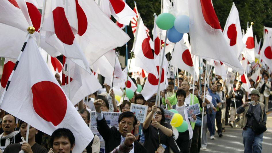 日本右翼狂喜？“鹰派”女首相上位，但注定翻不起大浪