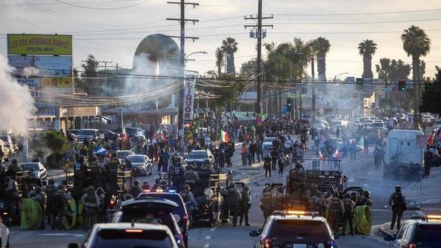 不要国王口号响彻全美：特朗普调兵平乱，民主党为何集体失声？