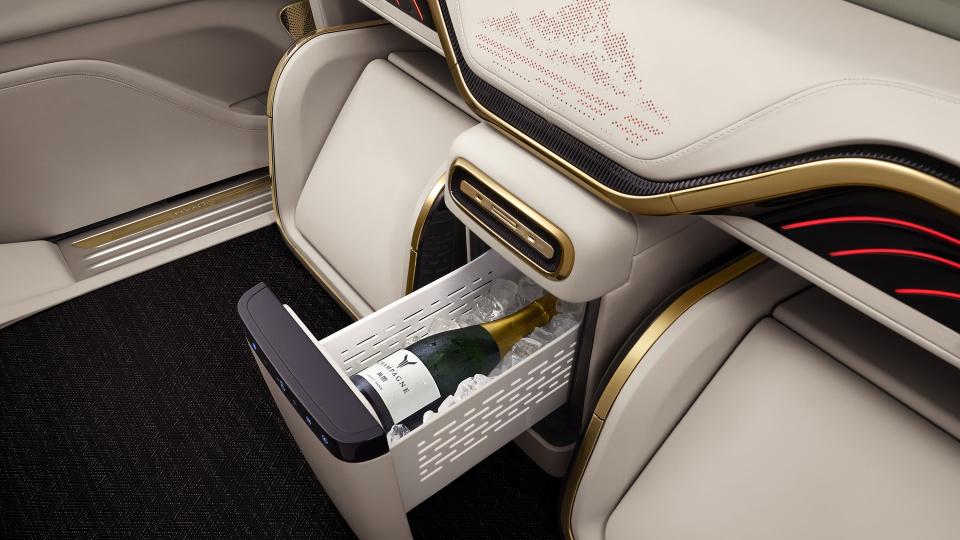 70.99万，岚图梦想家山河上市，打造最懂中国商务精英的超豪华四座MPV