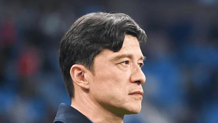 从甲A射手、留洋先锋再到 “酒桌门” 主角，谢晖不羁的双面人生！