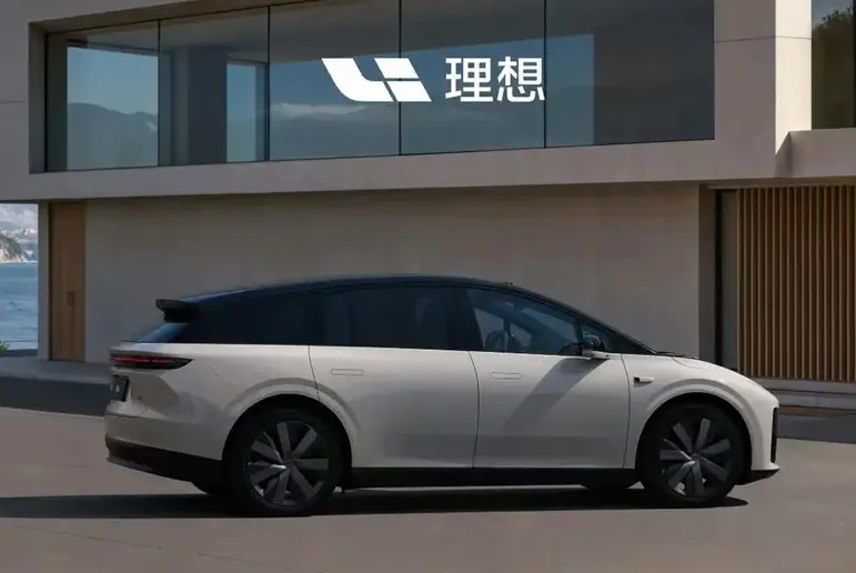 直指Model Y和小米YU7！理想i6降至23.98万！标配AD Max+空气悬架！