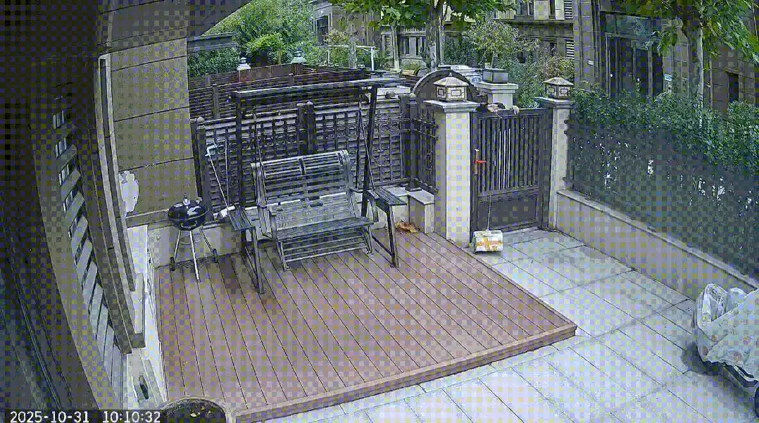 快递小哥被奖6000元，“扔”与“扔”差什么