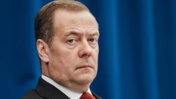 450比0全票通过决议，梅德韦杰夫警告欧盟：没收资产即视为“宣战”