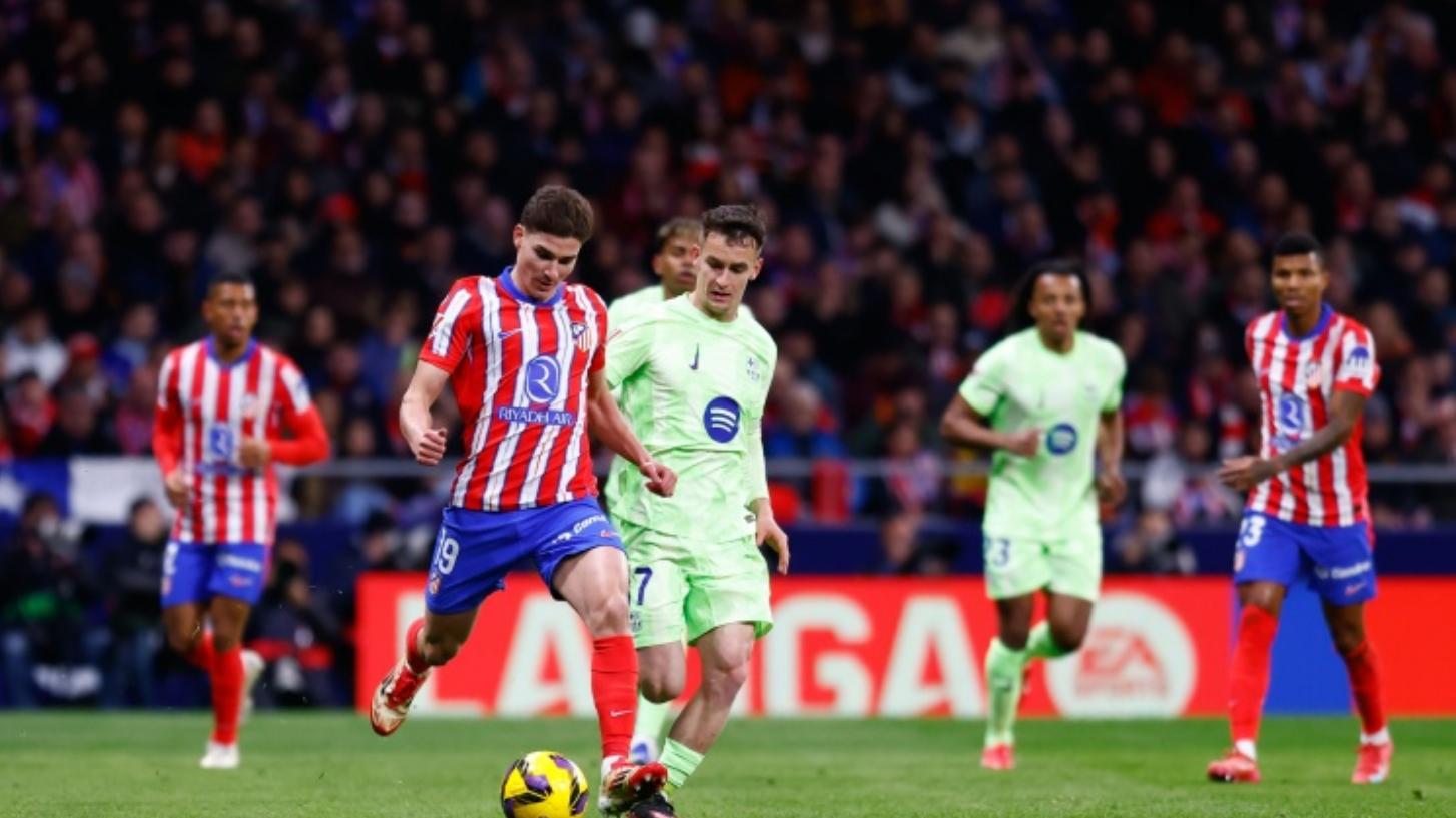 西甲焦点战！巴萨vs马竞，谁能拿下这场矛与盾之争？