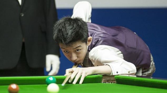斯诺克最新战报！世界冠军67-19赢乱局，追到2-4，吴宜泽优势缩水