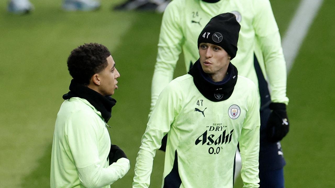 连胜之师对阵颓势铁锤帮：曼城伊蒂哈德静候挑战