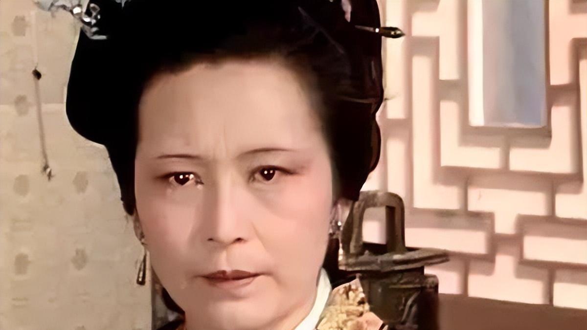 认定黛玉不肯把衣服给金钏做妆裹，王夫人的豪门黑话你听懂了吗？