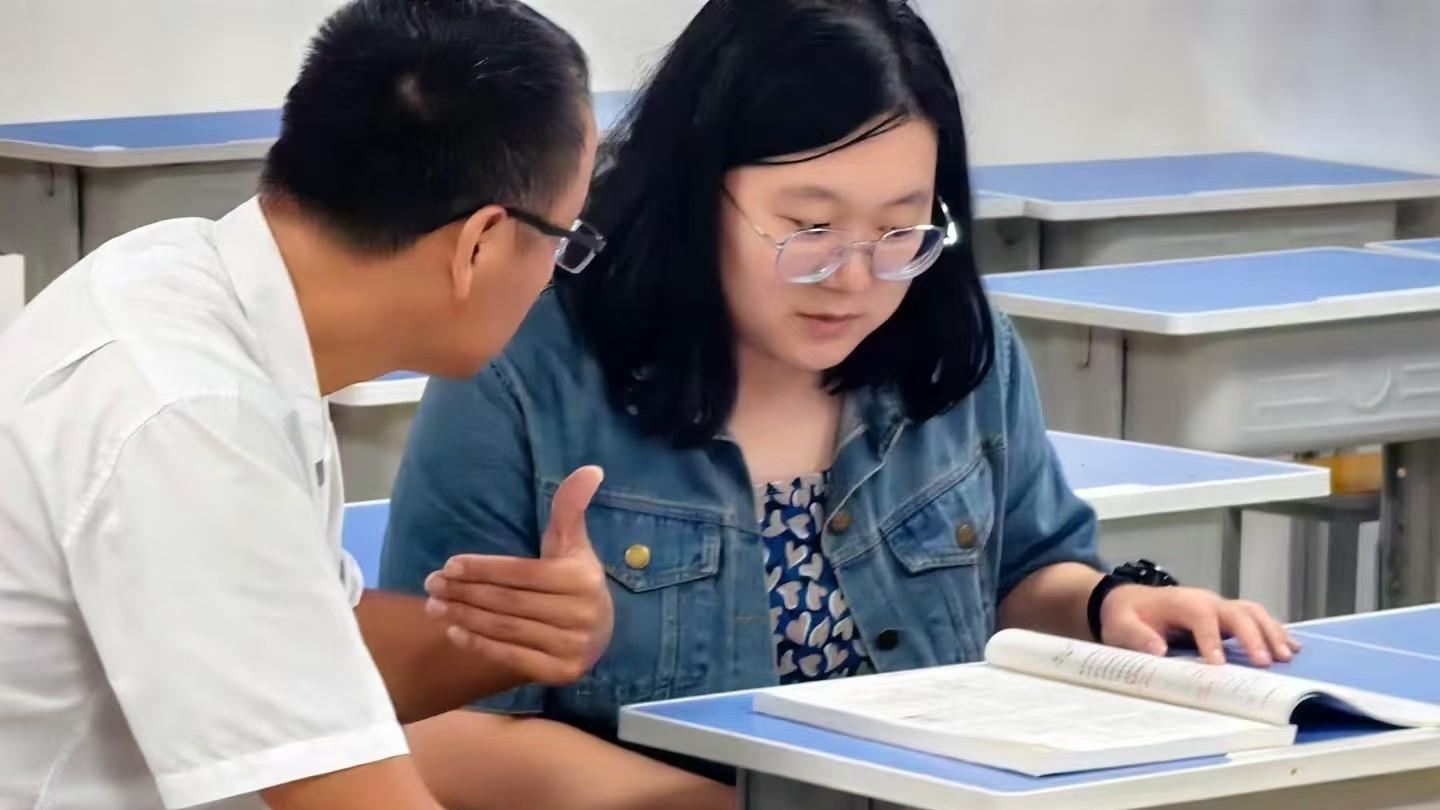 为0.5分，班主任连拨两次12345！校长会议室紧闭半日，究竟谈了什么？