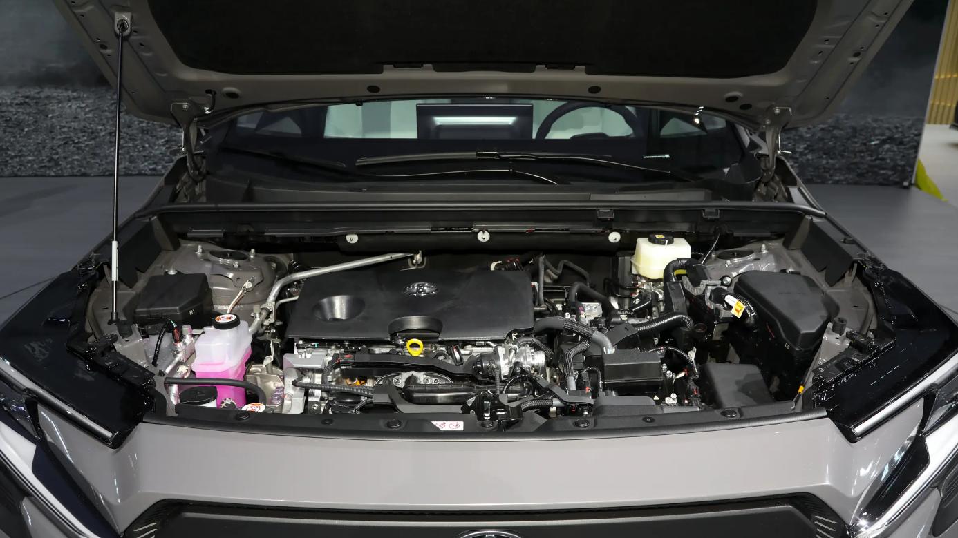 广州车展：全新丰田RAV4荣放，外观硬朗，内饰大屏，有点贵？