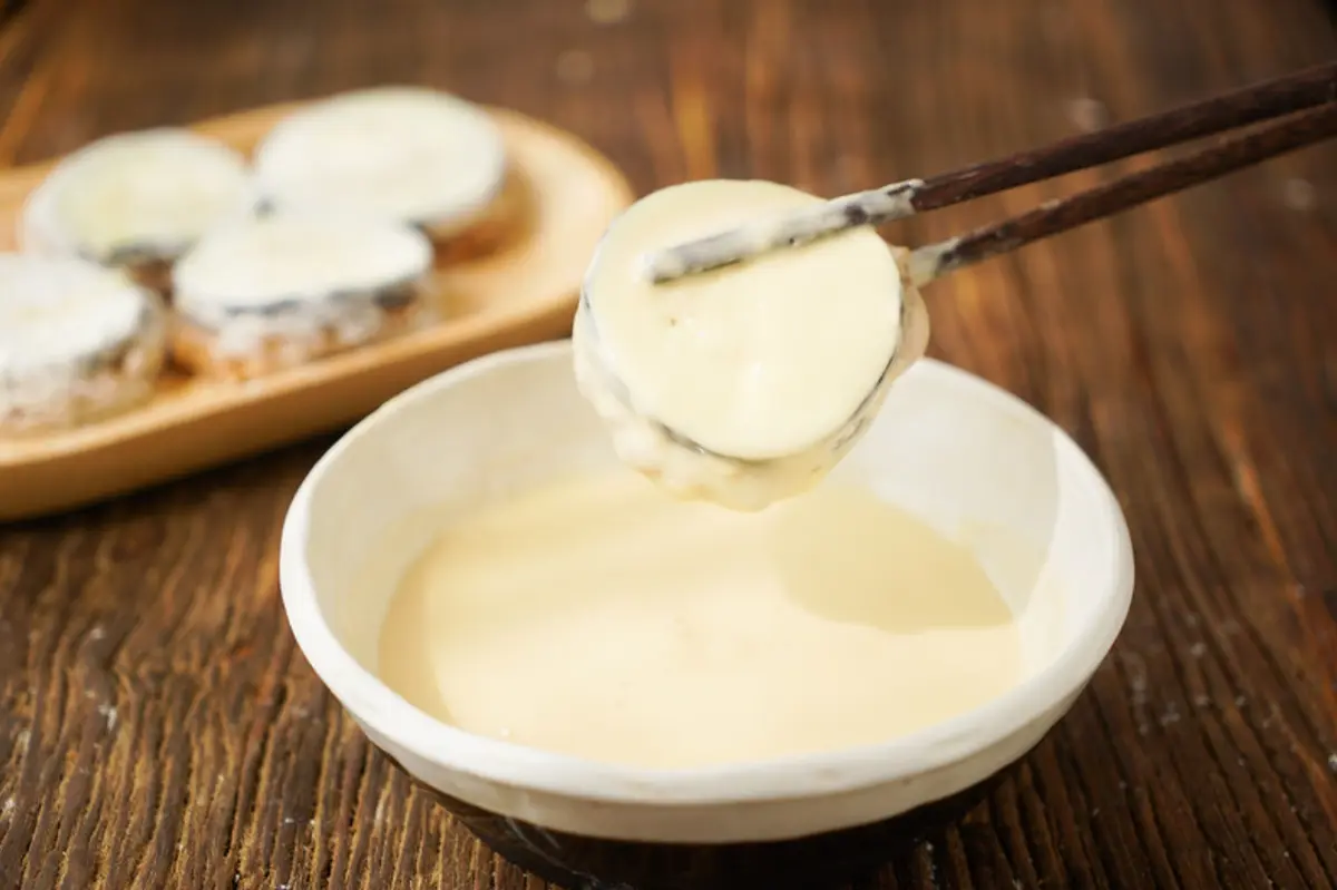 炸茄盒怎么做？掌握好2点，茄盒外酥里嫩，还不油腻，特别好吃