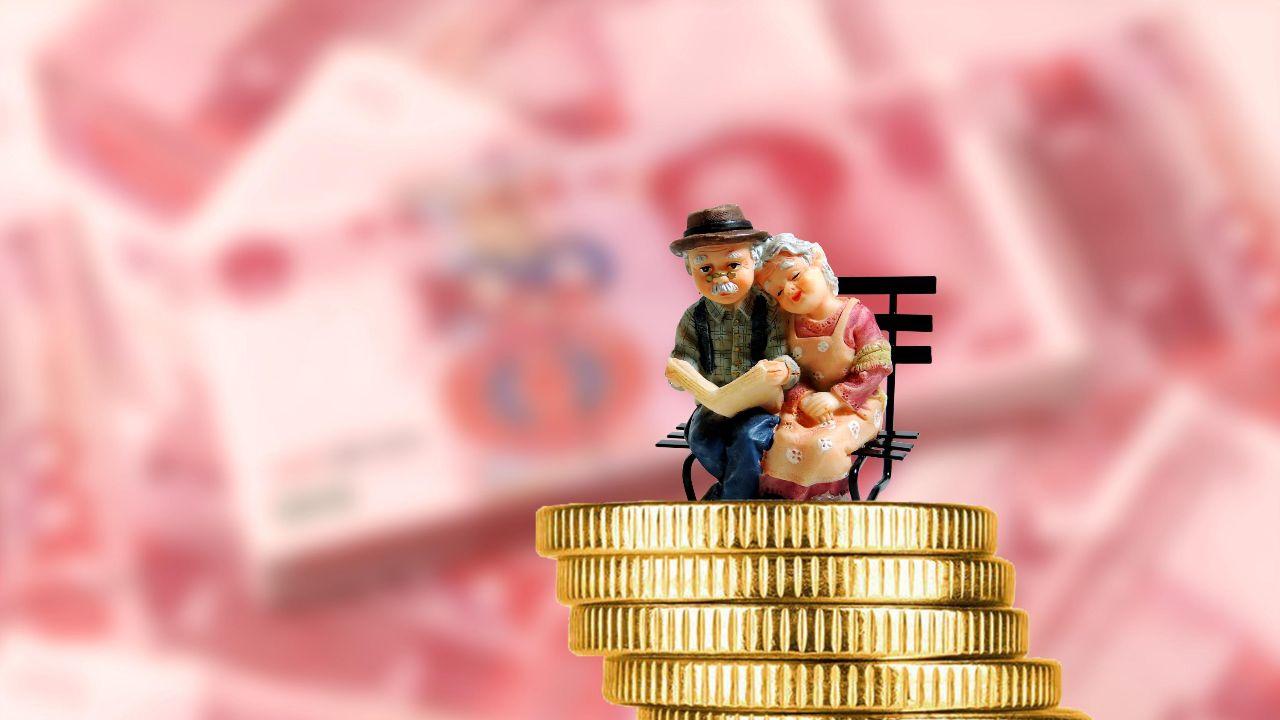 退休人员注意了！2025年退休新规实施，缴费15年和20年差别多大？
